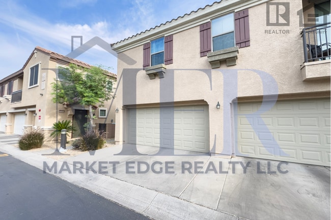 Building Photo - 3Bed/2.5Bath Townhouse at 83rd Ave/I-10! Ready for Immediate Move-In! -- FENCED-IN YARD! 2 CAR GA...