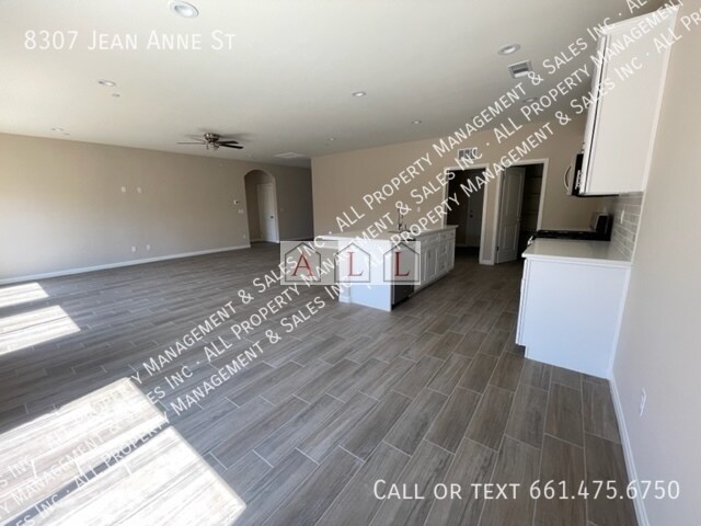 Building Photo - 8307 Jean Anne St