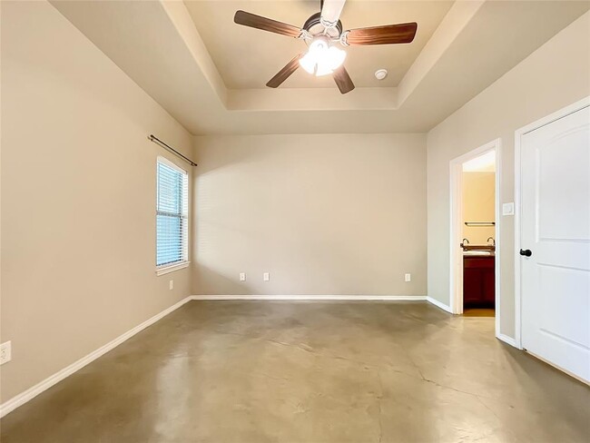 Building Photo - 256 Rosalie Dr