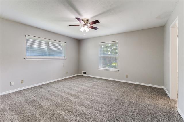 Building Photo - 1602 Iroquois Dr