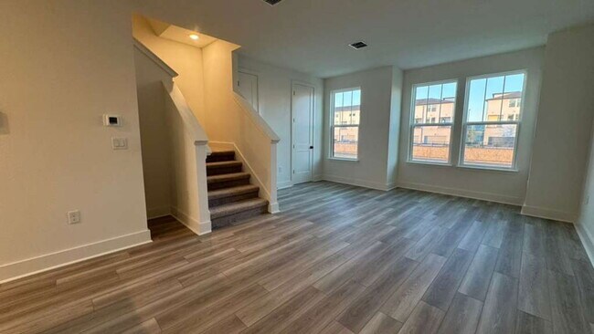 Building Photo - 15244 Groveside