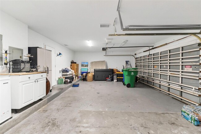 Building Photo - 3492 SW 177th Ave