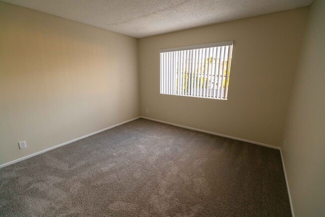 Interior Photo - 17211 Chatsworth Street