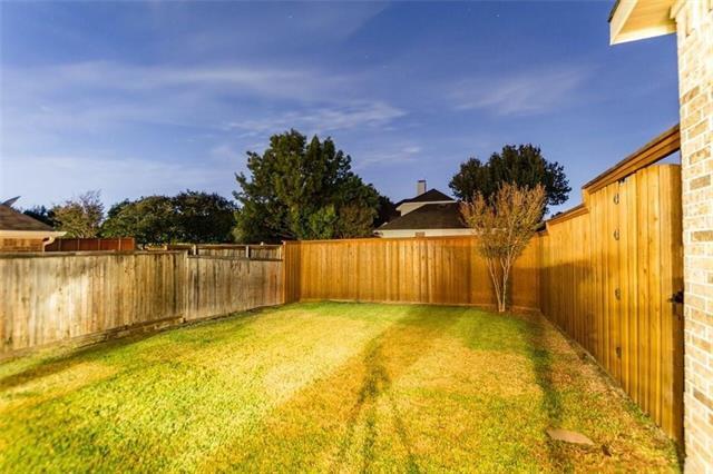 Building Photo - 5717 Sweetbriar Dr