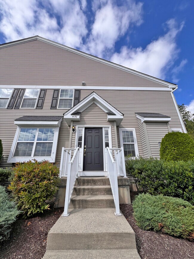 Building Photo - 4170 Bunker Hill Dr N