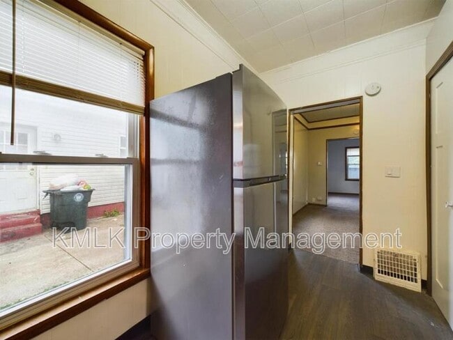 Building Photo - 1128 Cordova Ave