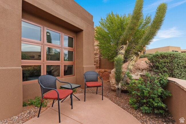 Building Photo - 2410 W Entrada Trail