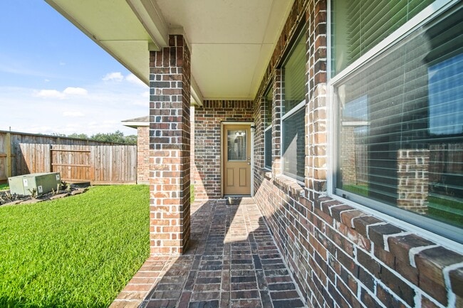 Building Photo - 4027 Waterford Ln