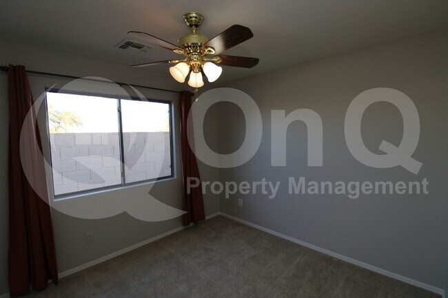 Building Photo - 30731 N Sunray Dr