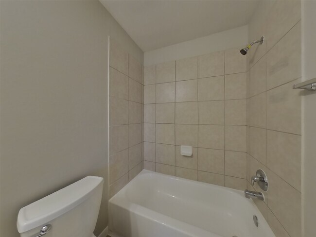 Building Photo - 1910 Flycaster Dr