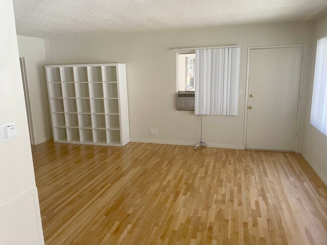 Building Photo - 14308 Dickens St