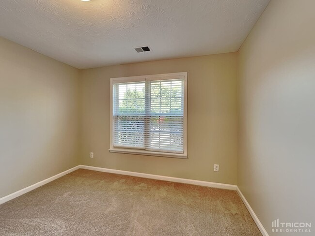 Building Photo - 3490 Glen Summit Ln