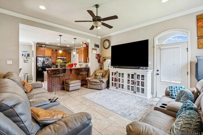 Building Photo - 40300 Creek Bend Dr