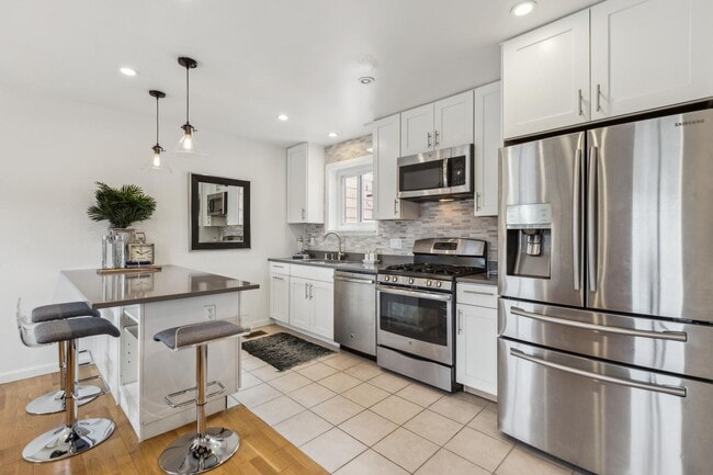 Building Photo - Daly City - Easy Commute Single Family Hom...