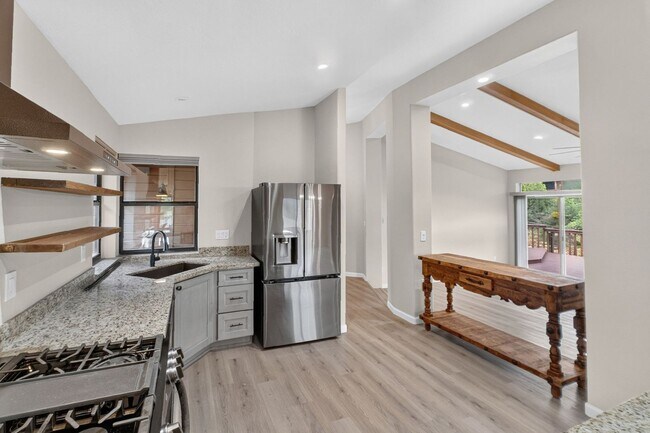 Building Photo - 546 Deer Horn Ct