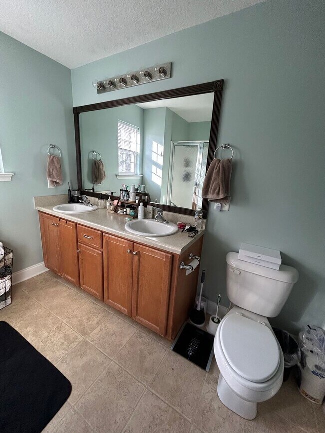 Building Photo - Bradley Point Residence for Rent - 4 Bedroom/2.5 Bath