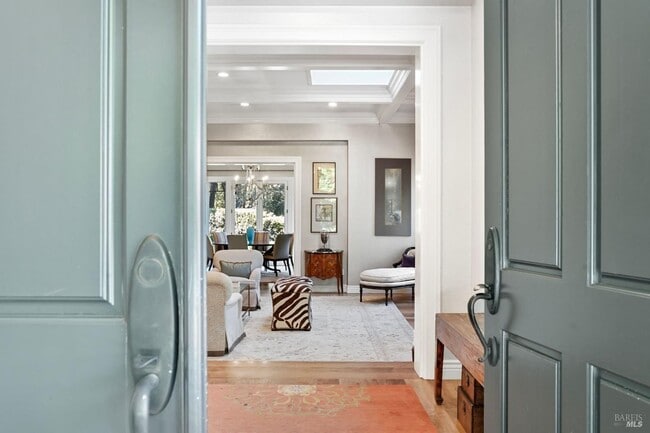 Building Photo - 10 Idlewood Rd