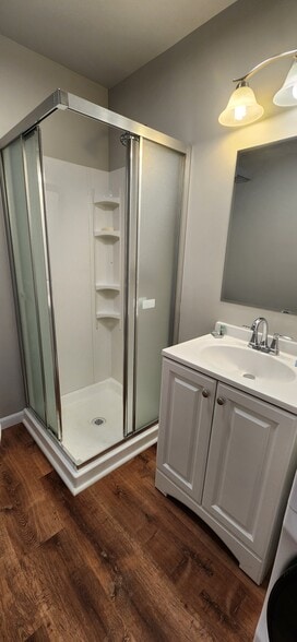 Bathroom with full laundry - 1120 Eagle View Dr