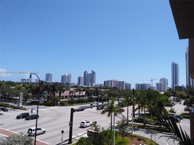 Building Photo - 2200 E Hallandale Beach Blvd