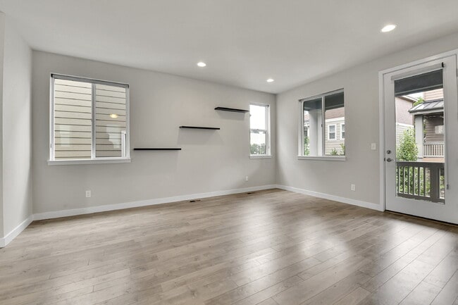Building Photo - $2,620.95 - 3 Bed, 2.5 Bath Home in Aurora with AC and In Unit Laundry!