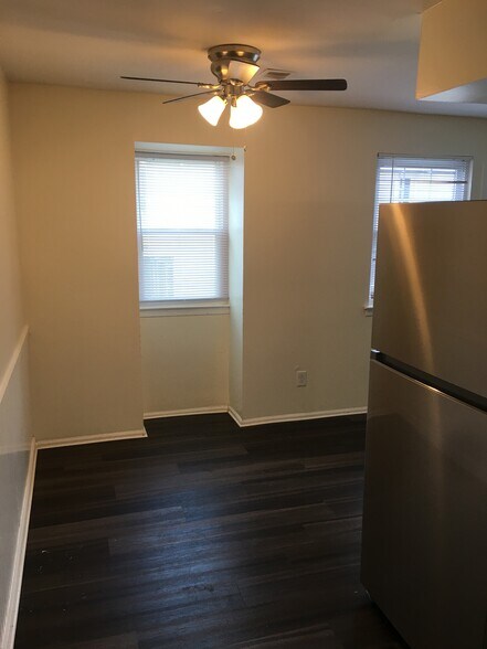 Building Photo - 13 Reliance Ct