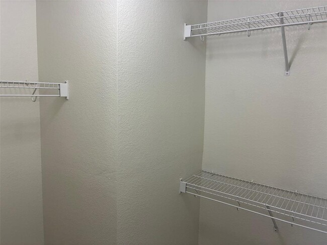 Building Photo - 9201 Brodie Ln