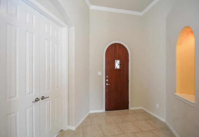 Building Photo - 6411 Edinburgh Ct