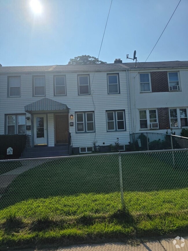 Building Photo - ELSMERE GARDENS