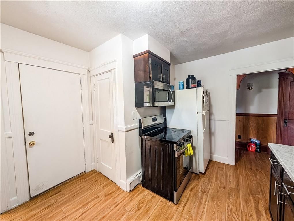 Building Photo - 1423 Manville Rd