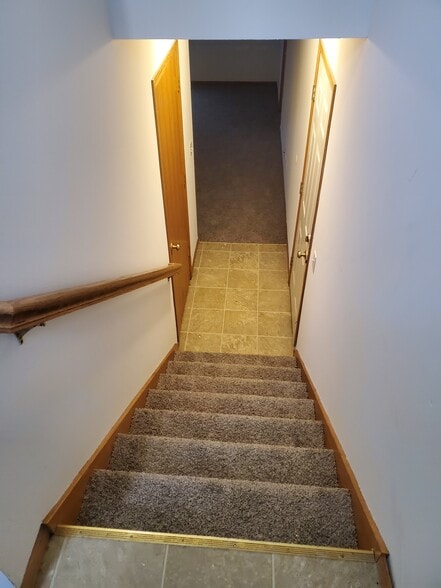 Stair to go down - 5101 Horned Owl Dr