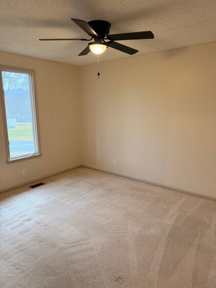 Building Photo - 142 Allen Dr