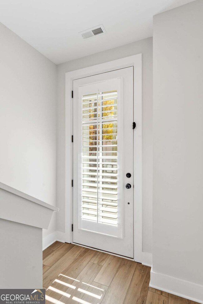 Building Photo - 1272 Longreen Ter NW