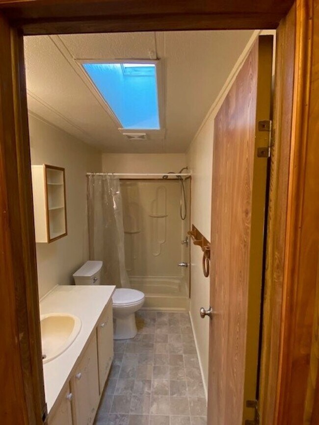 Building Photo - 3 Bedroom 2 Bathroom Manufactured home on ...