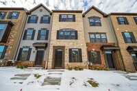 Building Photo - Brand New Luxury Town house for Rent!