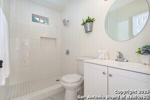 Building Photo - 118 Aganier Ave