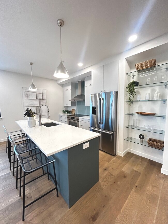 Building Photo - Penthouse