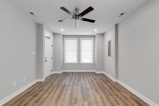 Building Photo - 1127 N 29th St