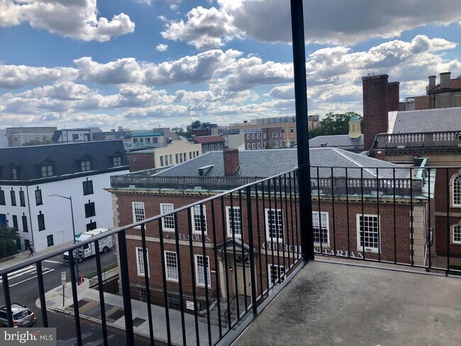 Building Photo - 2901 16th St NW