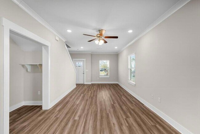 Building Photo - 346 N Sand Palm Rd