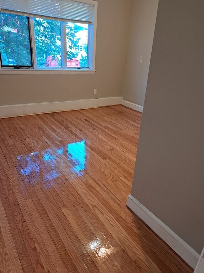 Building Photo - 296-298 Hurley Street