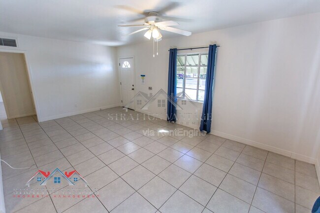 Building Photo - 1324 W Clarendon Ave