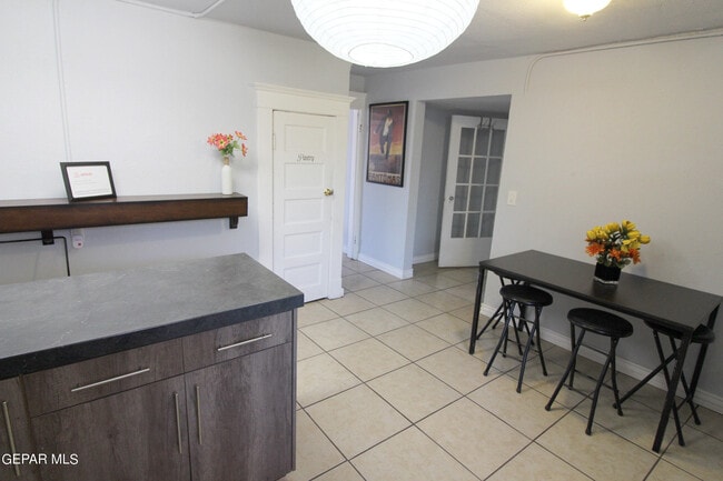 Building Photo - 130 Tobin Pl