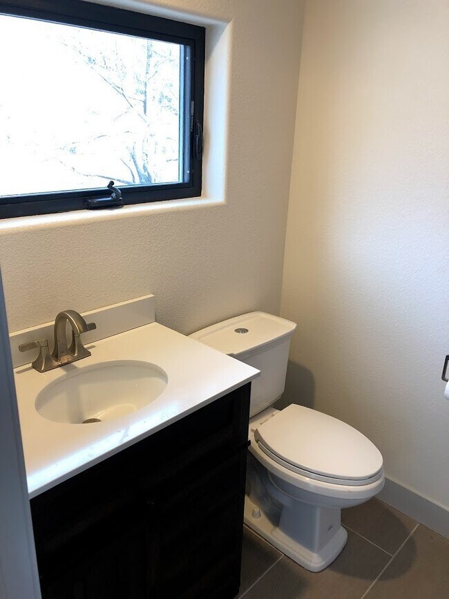 Building Photo - One of a Kind 2 Bed, 2 Bath Home with Gorgeous Mountain Views!