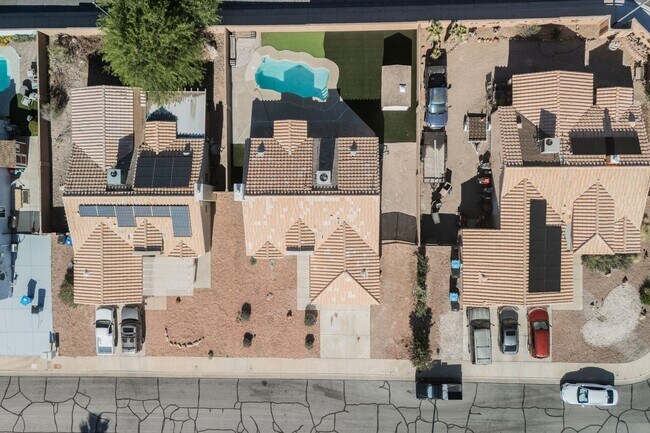 Building Photo - Henderson Single Story with Private Pool and RV Gate