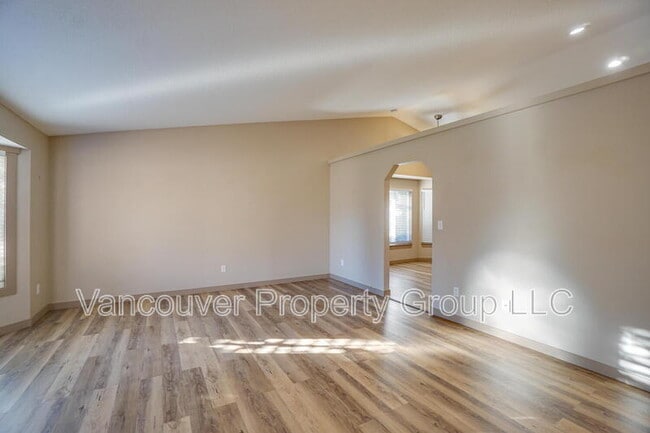 Building Photo - 1906 NE 151st Cir