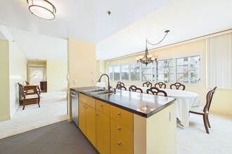 Building Photo - 2BR/2BA Corner Condo w/ Parking | Post International – Lower Pacific Heights