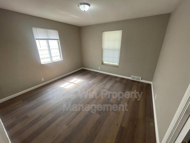 Building Photo - 7117 Forest Hill Dr