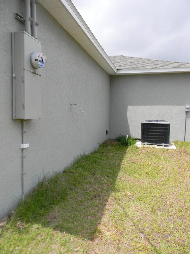 Building Photo - 491 Windswept Ave SW