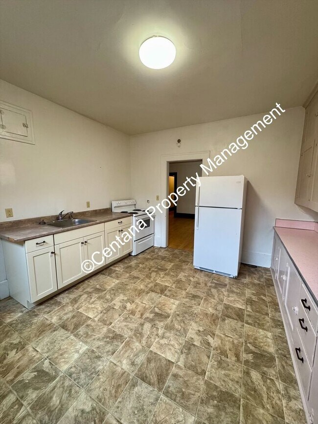 Building Photo - 205-207 N Excelsior Ave