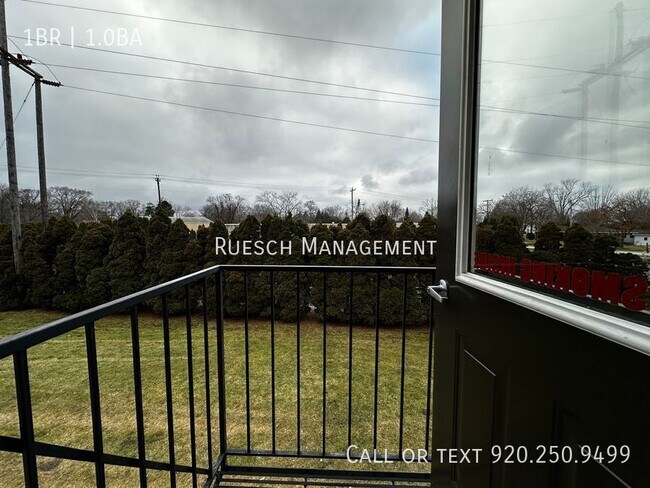 Building Photo - Charming 1 Bedroom 1 Bath Upper Apartment ...